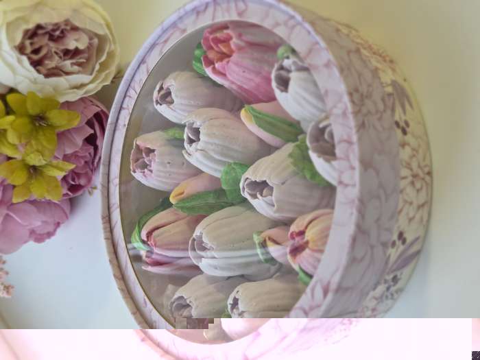 Фотография покупателя товара Коробка для макарун, кондитерская упаковка тубус с окном With love 20×20×5 см - Фото 1