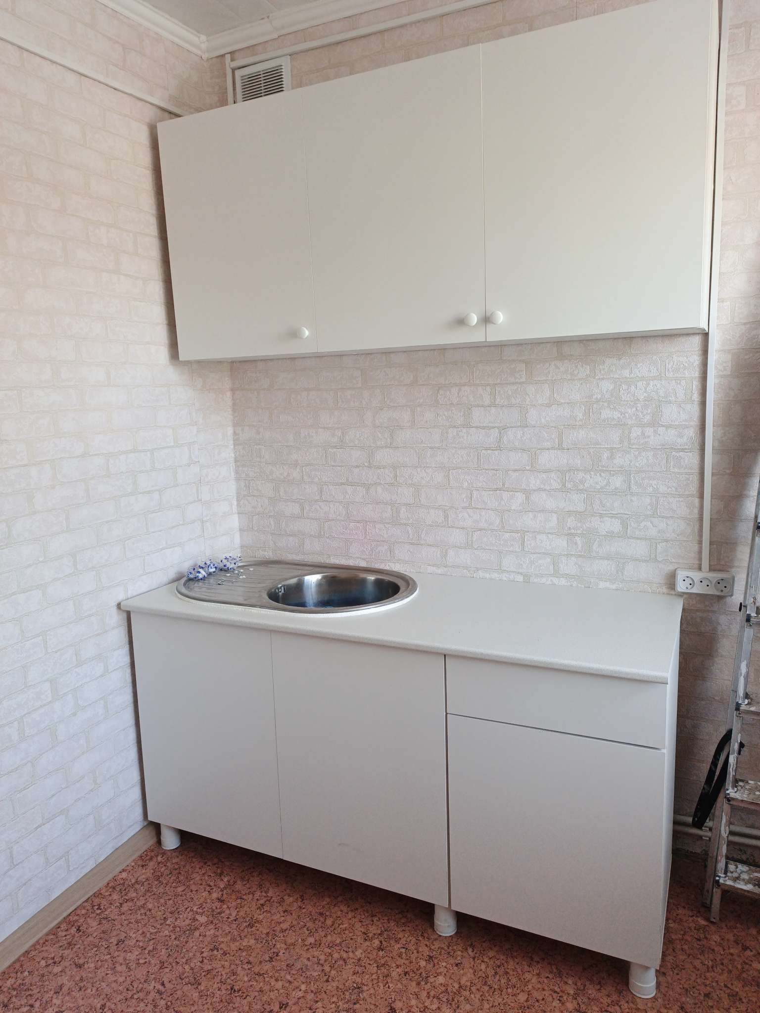 Фотография покупателя товара Кухонный гарнитур прямой «Поинт», 1800 мм, цвет белый фасад/белый корпус - Фото 1