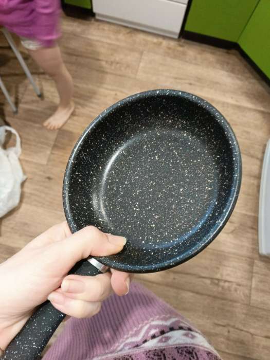 Фотография покупателя товара Сковорода Доляна Black Rock, d=26 см, ручка софт тач, антипригарное покрытие, чёрная - Фото 1