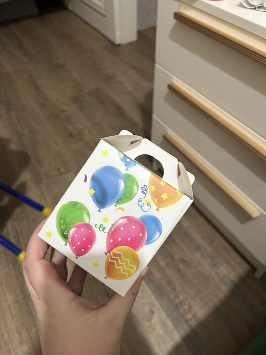 Фотография покупателя товара Коробка для кондитерских изделий под 1 капкейк «Подарок для тебя», 9×9×10 см - Фото 3