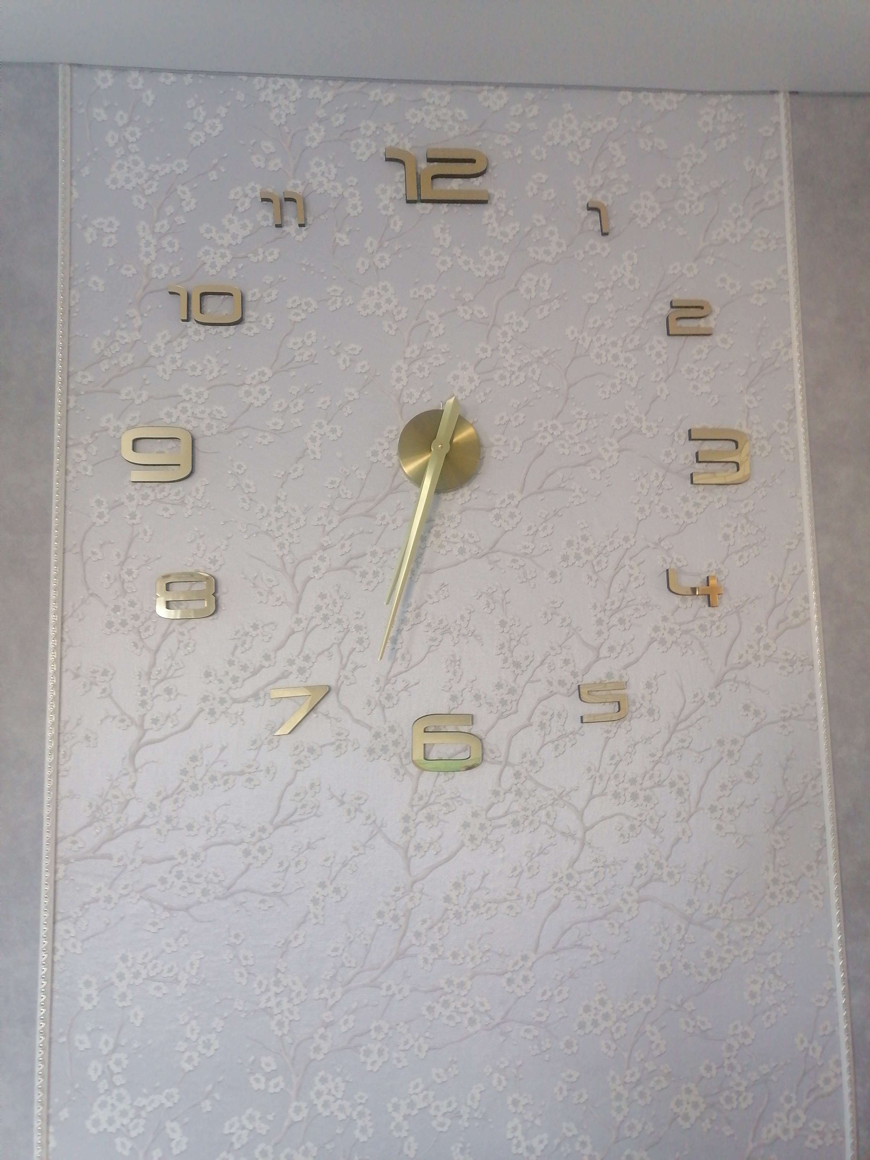 Фотография покупателя товара Часы-наклейка, серия: DIY, "Акстелл", плавный ход, d-120 см, 1 АА, золотистые