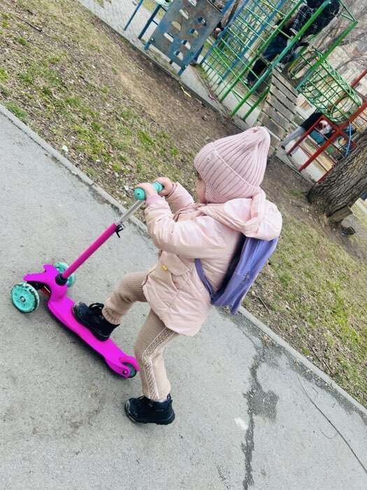 Фотография покупателя товара Самокат GRAFFITI, колёса световые PU 110/75 мм, ABEC 7, жёлтый - Фото 1