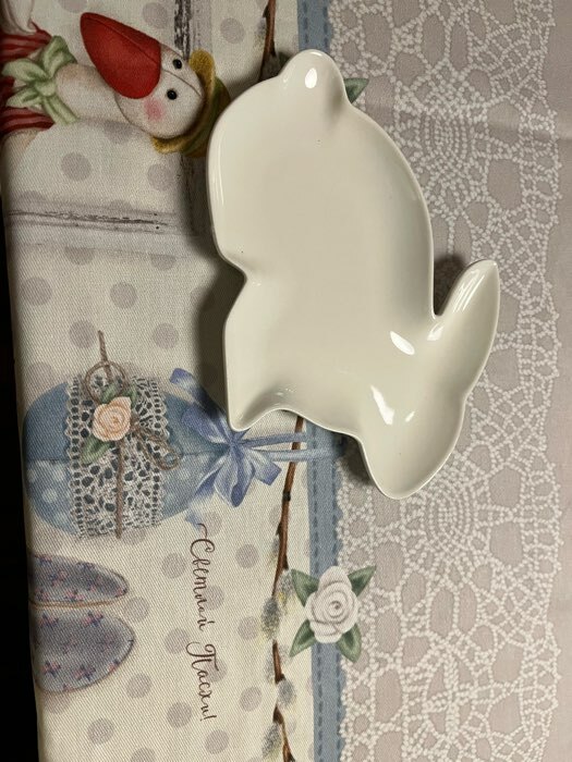 Фотография покупателя товара Блюдо керамическое сервировочное Доляна «Милашки. Зайка», 17,8×12,8×1,5 см, цвет белый