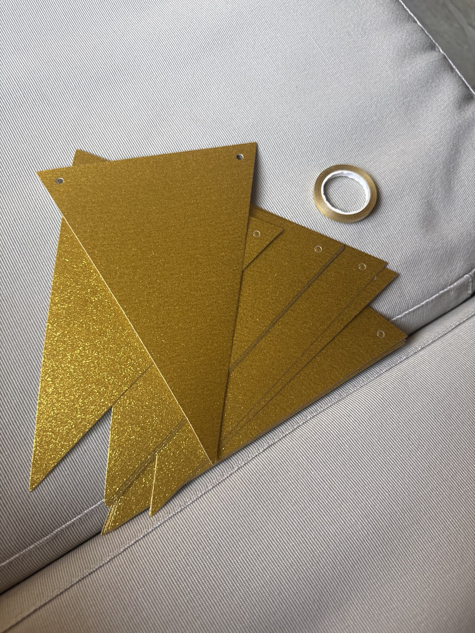 Фотография покупателя товара Гирлянда-флажки, золото с блёстками, 500 см - Фото 1