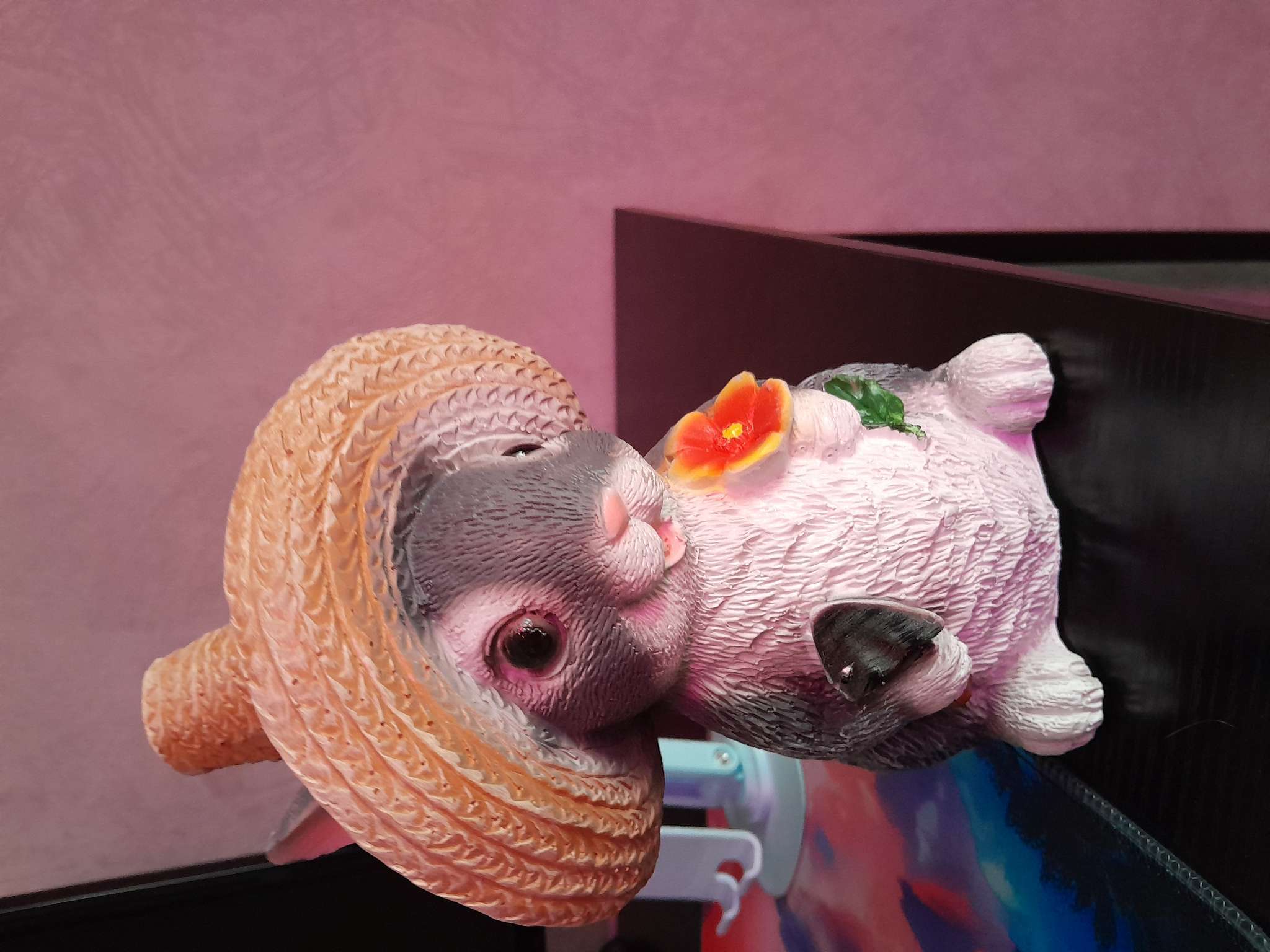 Фотография покупателя товара Садовая фигура из полистоуна «Зайка в соломенной шляпе с цветочком», 21×12×13 см - Фото 1