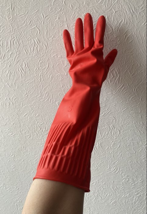 Фотография покупателя товара Перчатки хозяйственные Доляна, размер L, 38 см, длинные манжеты, латексные, цвет красный - Фото 1