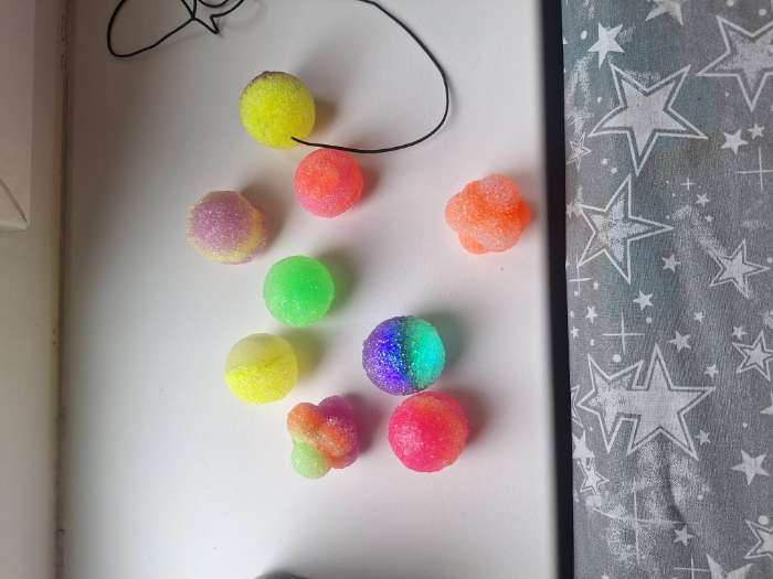 Фотография покупателя товара УЦЕНКА Набор для опытов «Попрыгунчики», 4 формы, 6 цветов - Фото 1