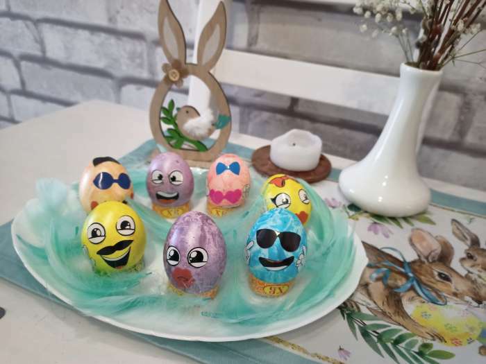 Фотография покупателя товара Наклейки для декорирования яиц «Пасха: цветные смайлики» - Фото 2