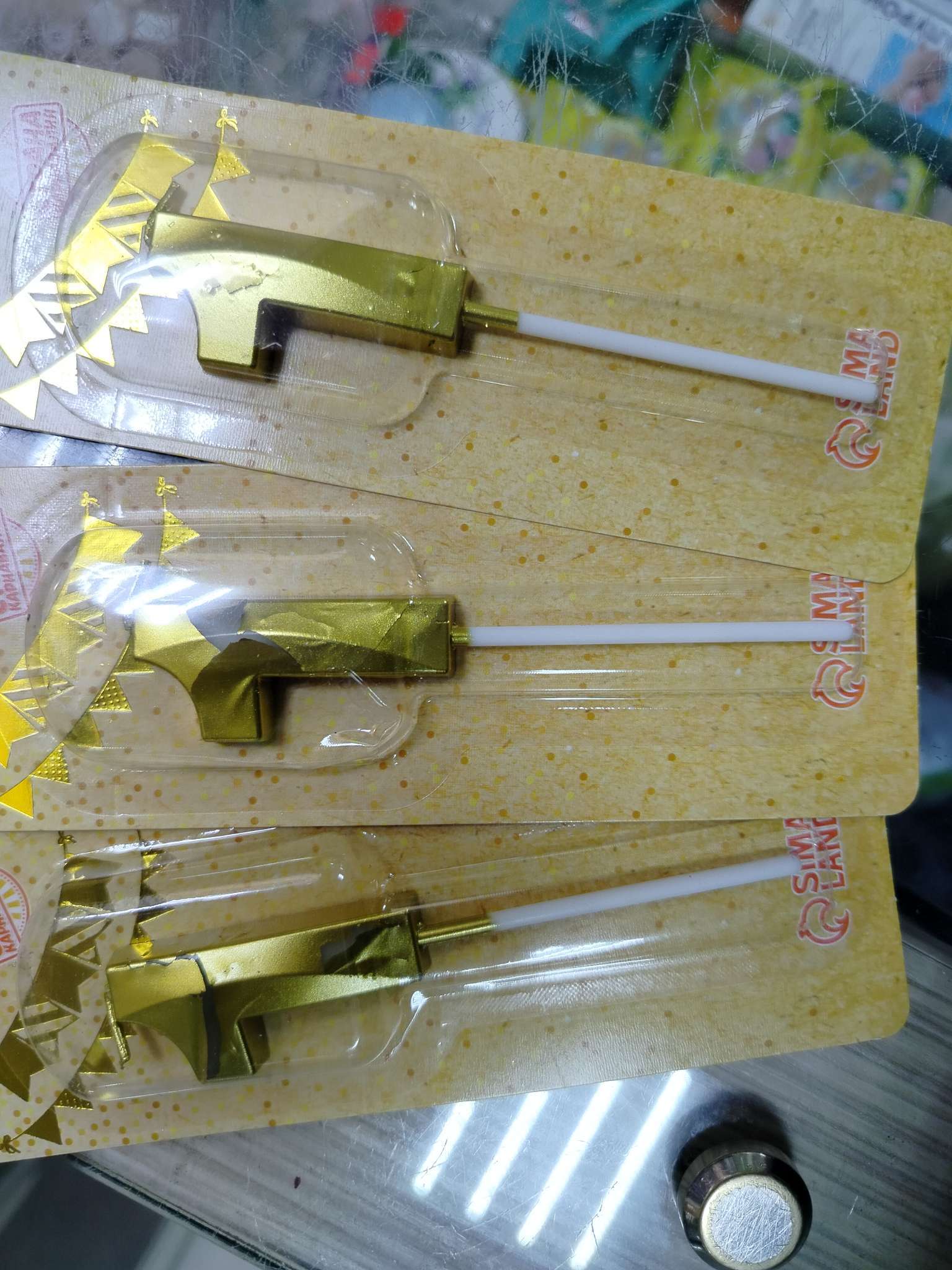 Фотография покупателя товара Свеча в торт на шпажке «Цифра 1», золотая, 5 см - Фото 103