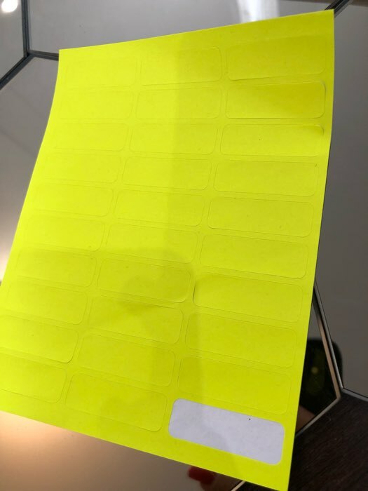Фотография покупателя товара Набор 10 листов: ценники самоклеящиеся, 33 х 11 мм, 30 штук, на 1 листе, флуоресцентные, МИКС