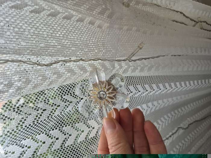 Фотография покупателя товара Подхват для штор «Цветок нежный», d=5.5 см, прозрачный, бежевый - Фото 1