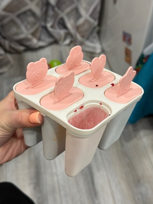 Фотография покупателя товара Форма для мороженого Доляна «Симпл», 4 ячейки, пластик, розовая, жёлтая - Фото 1