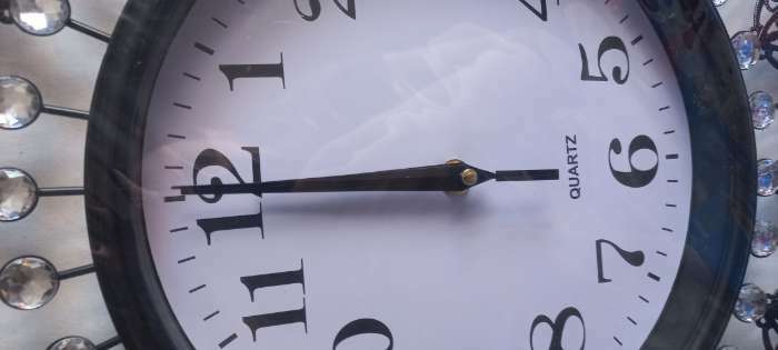 Фотография покупателя товара Часы настенные, серия: Ажур, "Сияние страх", плавный ход, d-57 см, циферблат 22 см