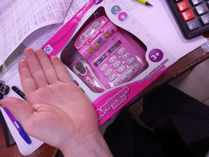 Фотография покупателя товара Касса со сканером «Мини-магазин», световые и звуковые эффекты, цвет МИКС