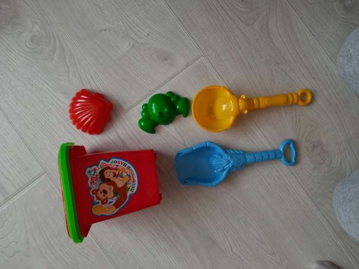 Фотография покупателя товара Набор "Ведерко, лопатки, формочки": 5 игрушек для песочницы, пластик, 14 х 25 см, микс - Фото 4