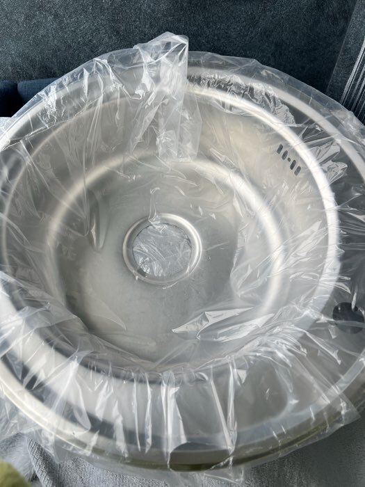 Фотография покупателя товара Мойка кухонная ZEIN, врезная, толщина 0.6 мм, 49×49×17 см, 3 1/2’’, с сифоном, круглая - Фото 3