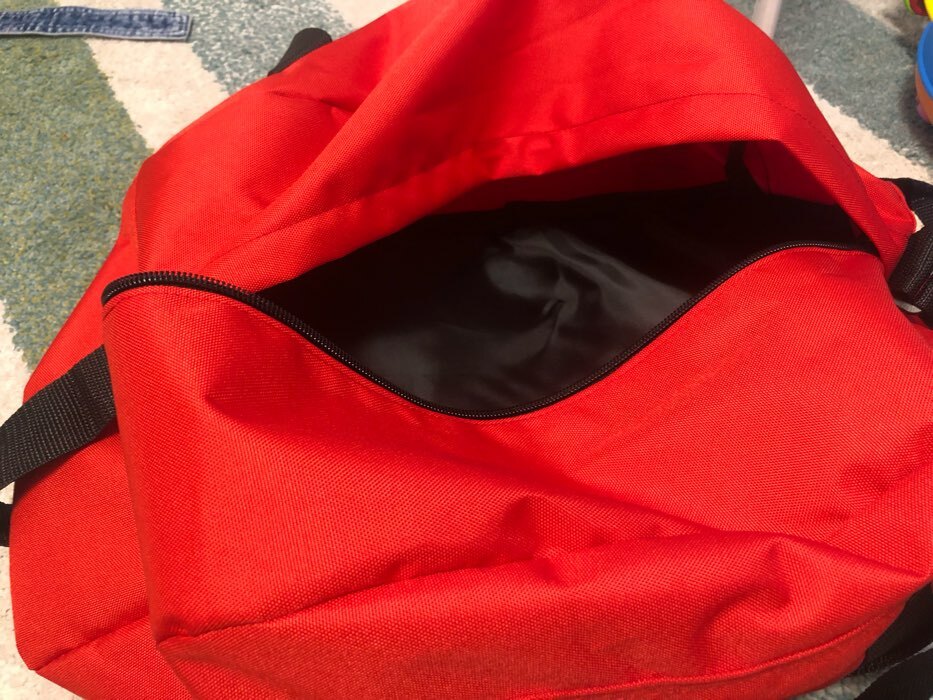 Фотография покупателя товара Сумка спортивная, отдел на молнии, наружный карман, длинный ремень, цвет красный - Фото 3