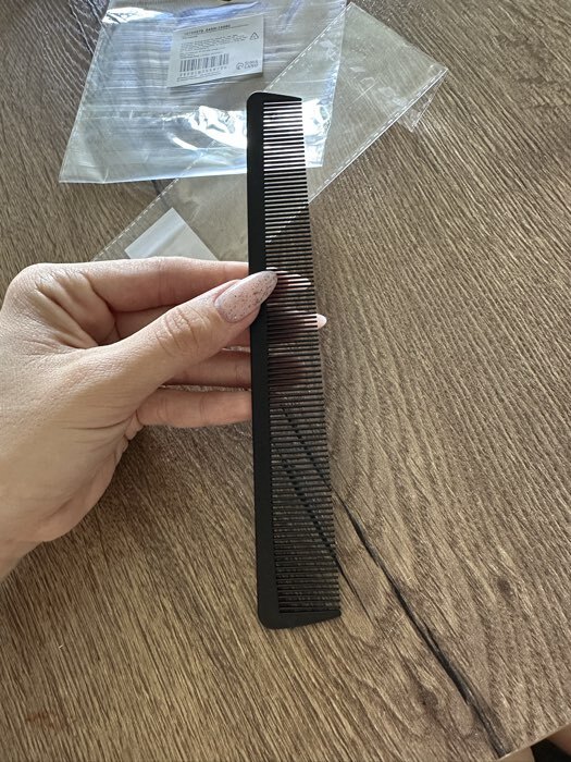 Фотография покупателя товара Расчёска комбинированная, скошенная, 18.7×3(±1) см, чёрная - Фото 3