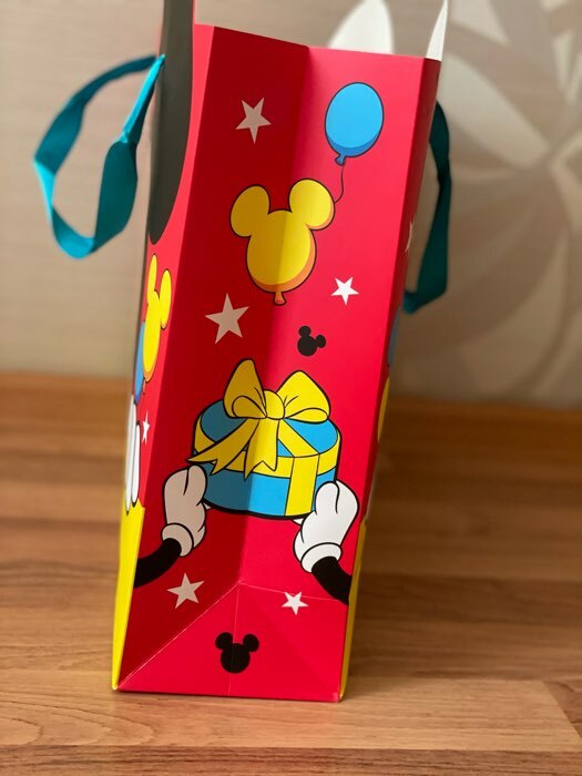 Фотография покупателя товара Пакет подарочный "С Днем рождения" 31х40х11.5 см, упаковка, Микки Маус - Фото 3