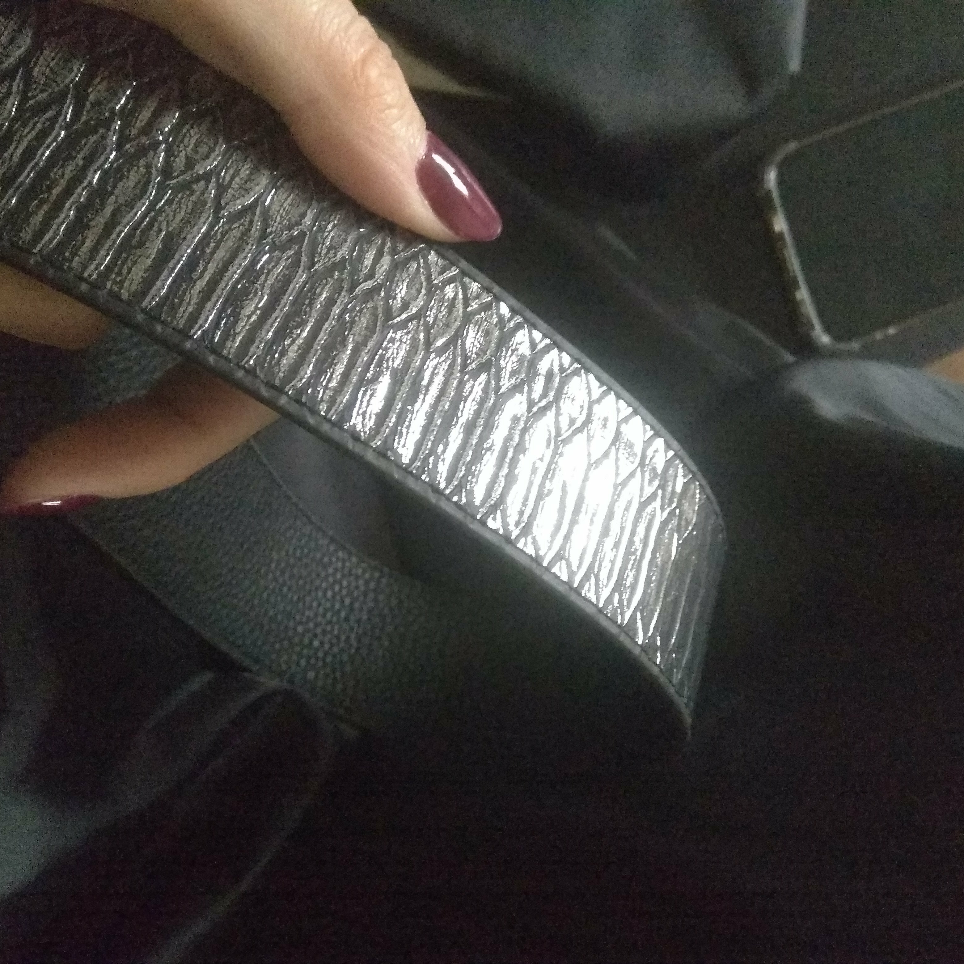 Фотография покупателя товара Ремень для сумки TEXTURA, цвет чёрный - Фото 3