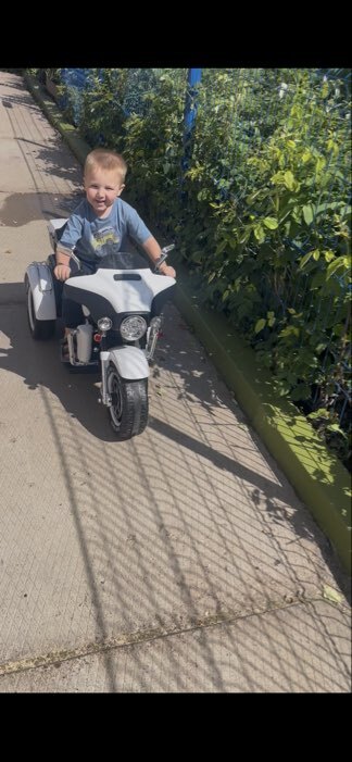 Фотография покупателя товара Электромотоцикл «Трайк», 2-х местный, 2 мотора, цвет чёрно-белый - Фото 1