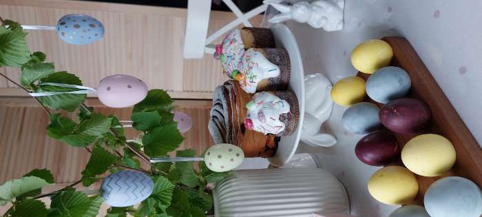 Фотография покупателя товара Подставка керамическая для торта Доляна «Кролл», 25×10 см, цвет белый - Фото 1