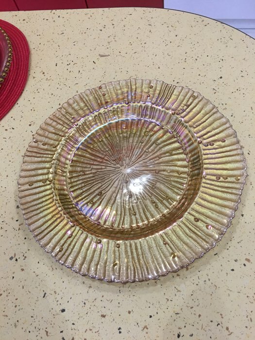 Фотография покупателя товара Тарелка - блюдо подстановочное «Чарм», d=33 см, цвет золотой - Фото 3