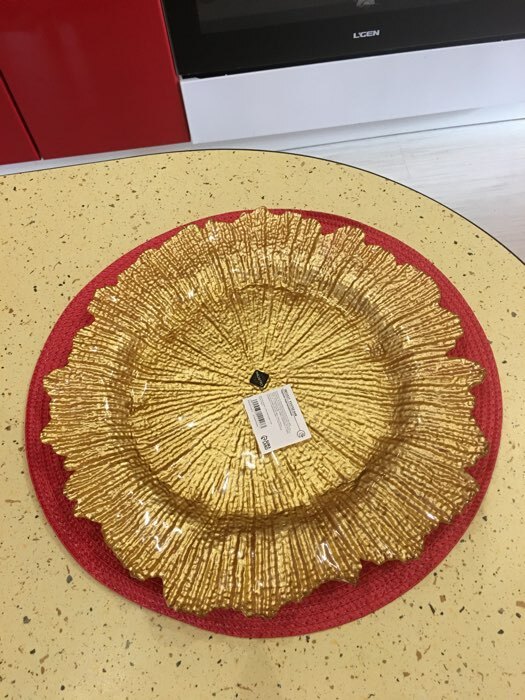Фотография покупателя товара Тарелка стеклянная подстановочная Magistro «Сияние», d=33 см, цвет золотой