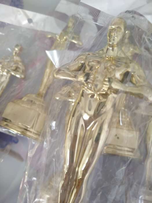 Фотография покупателя товара Наградная фигура мужская под нанесение, «Оскар», золото, 19 х 6 см - Фото 5