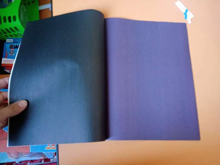 Фотография покупателя товара Бумага цветная, А4, 16 листов, 8 цветов, немелованная, односторонняя, на скрепке, 48 г/м², Человек-паук - Фото 10