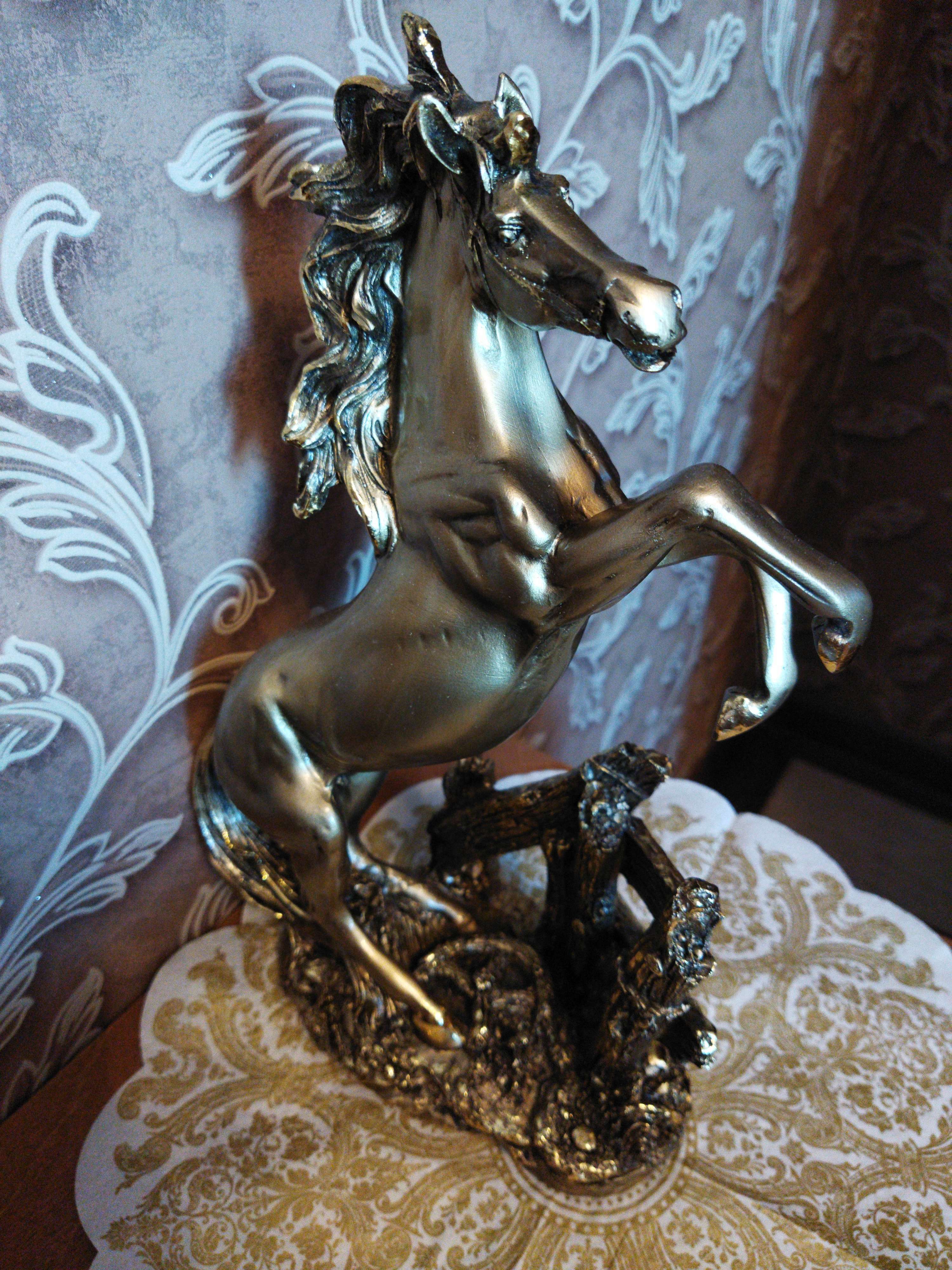 Фотография покупателя товара Фигура "Лошадь на камне" 20х10х30 см, бронза с позолотой - Фото 1