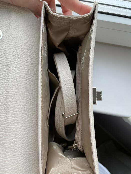 Фотография покупателя товара Сумка-мессенджер, отдел на клапане, наружный карман, длинный ремень, цвет бежевый - Фото 2