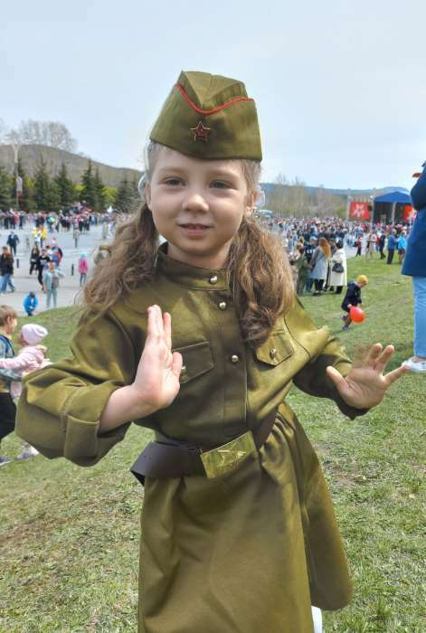 Фотография покупателя товара Костюм военный для девочки: гимнастёрка, юбка, ремень, пилотка, рост 110-120 см - Фото 1