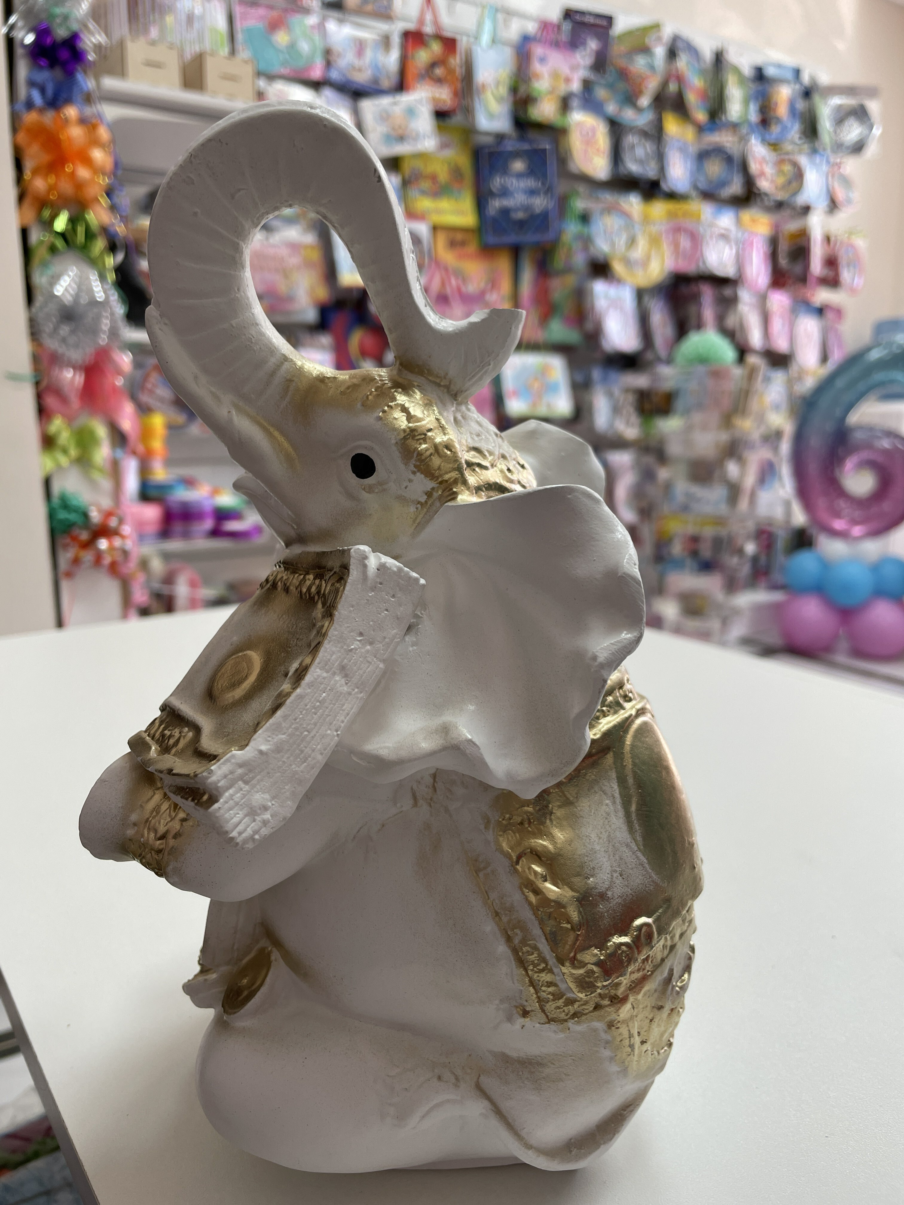 Фотография покупателя товара Копилка "Слон с деньгой" бело-золотой, 15х13х26см