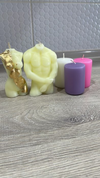 Фотография покупателя товара Фигурная свеча "Женское тело №1" молочная с поталью 9см