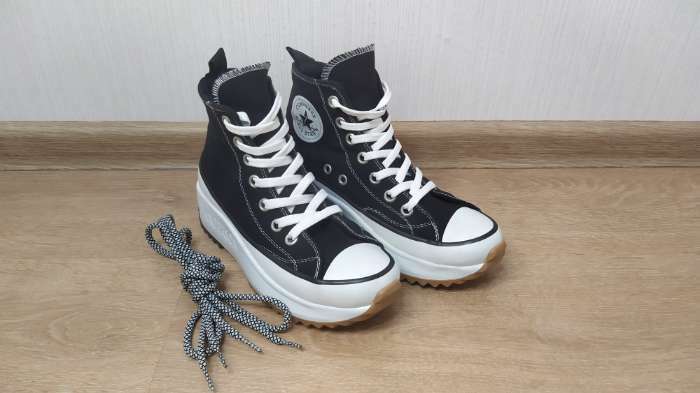 Фотография покупателя товара Шнурки для обуви, пара, круглые, d = 6 мм, 120 см, цвет белый/чёрный