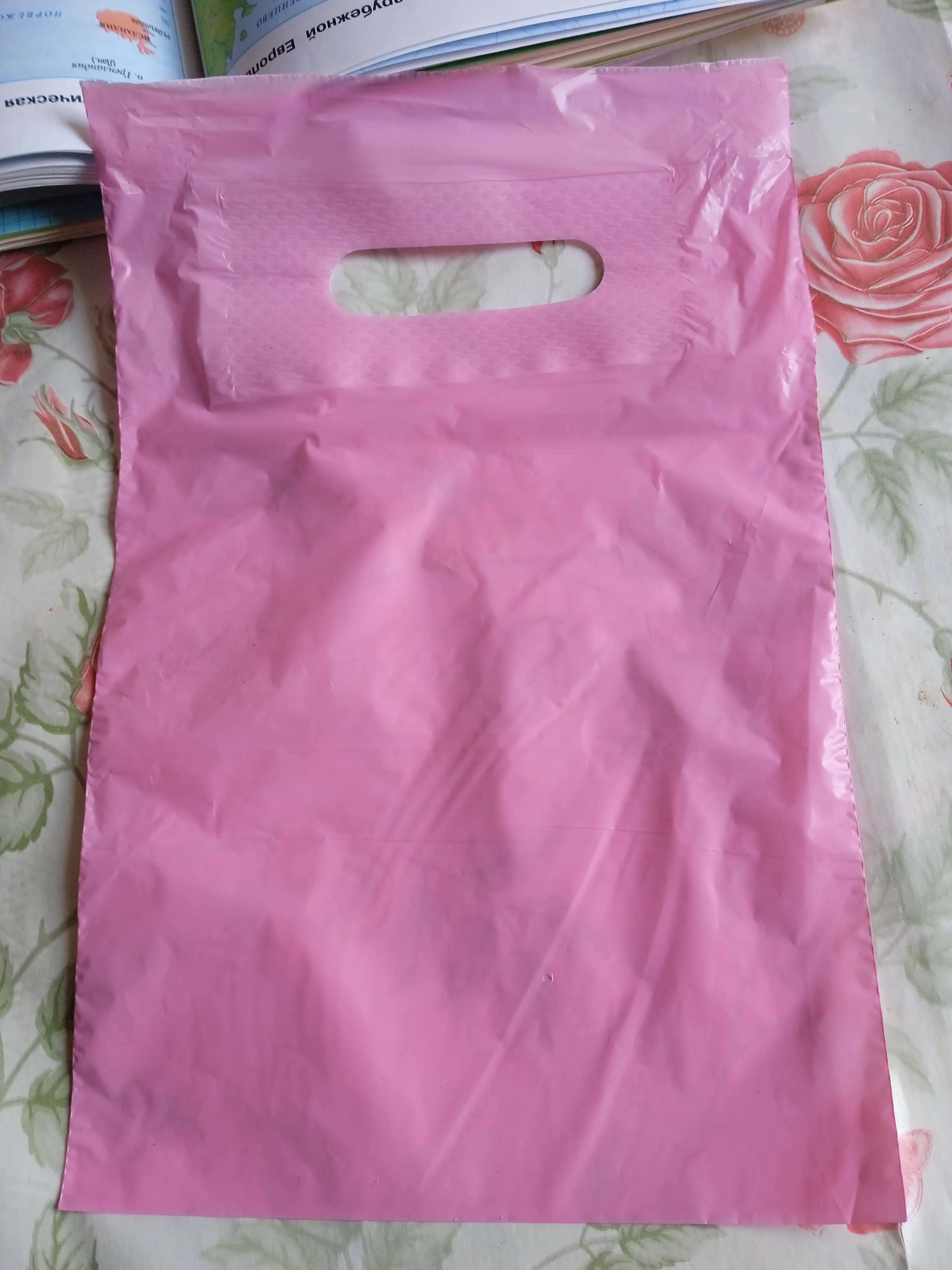 Фотография покупателя товара Пакет полиэтиленовый с вырубной ручкой, Розовый 20-30 См, 30 мкм - Фото 1