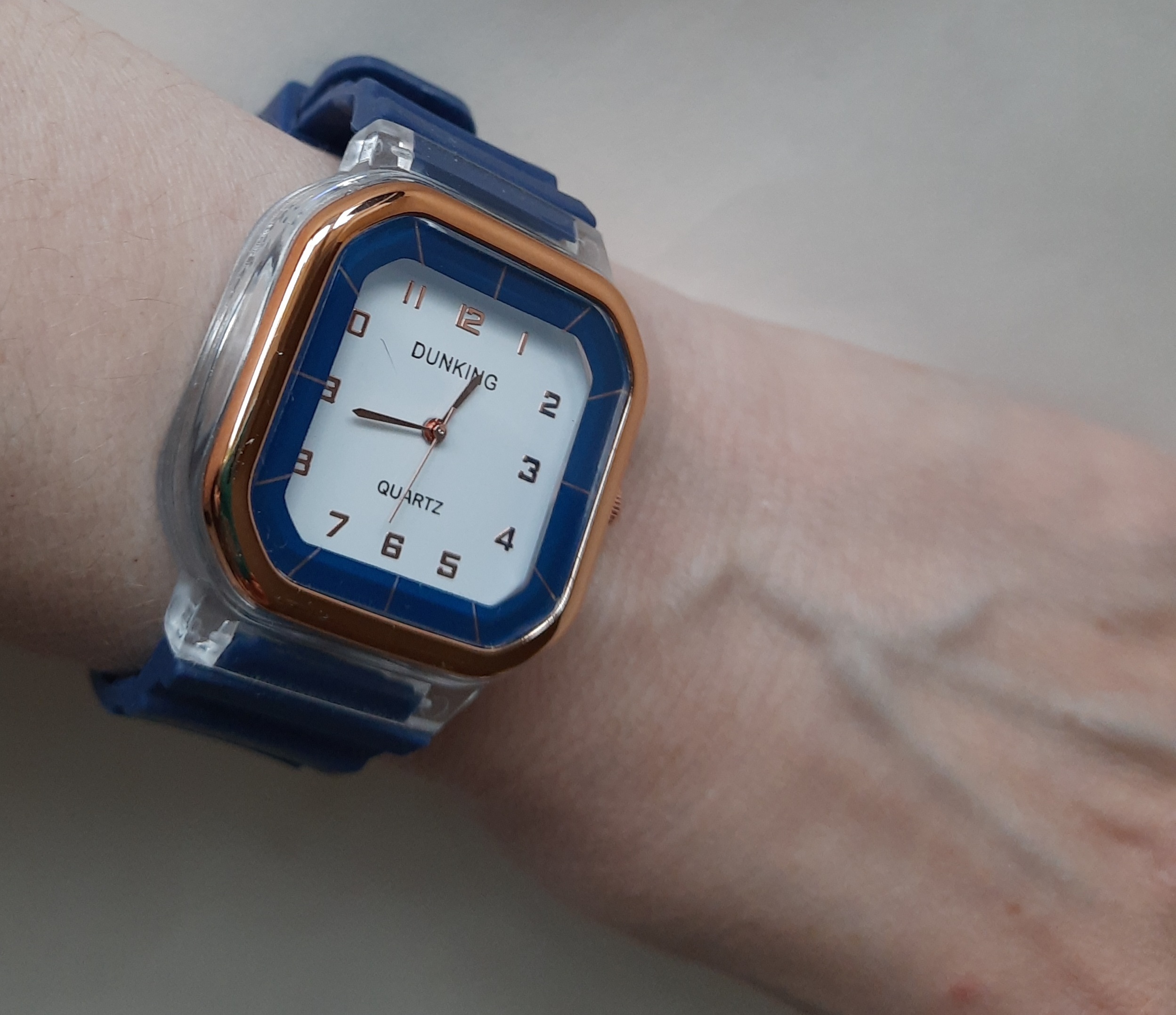 Фотография покупателя товара Часы наручные женские, 4.1 х 4.1 см, ремешок силикон, синие - Фото 3