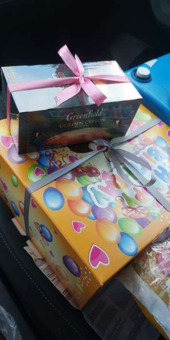 Фотография покупателя товара Коробка для торта "Happy Birthday", 24 х 24 х 12 см, 1,5 кг - Фото 2