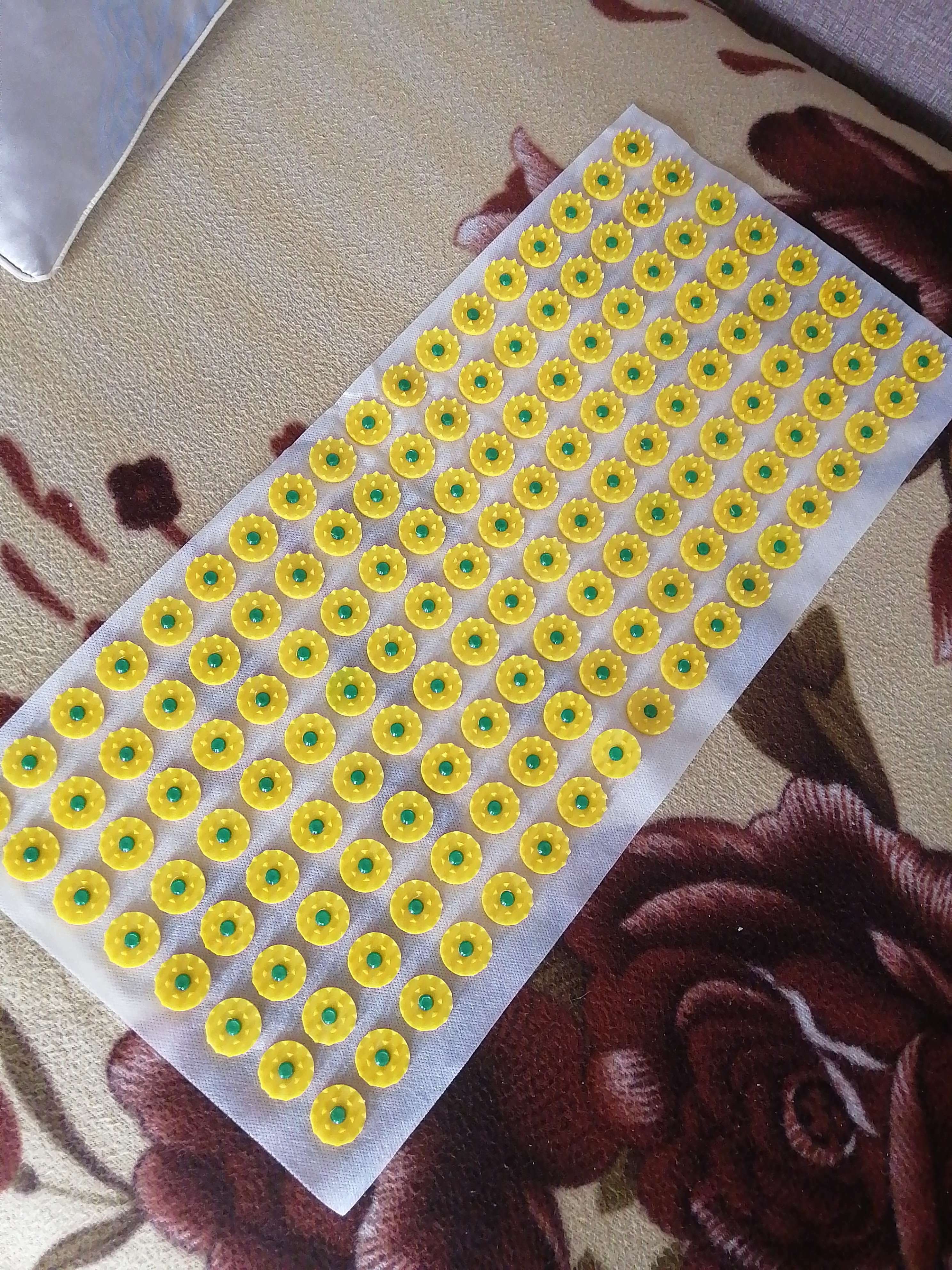 Фотография покупателя товара Аппликатор "Кузнецова", 144 колючки, спанбонд, 26 х 56 см, жёлтый. - Фото 1