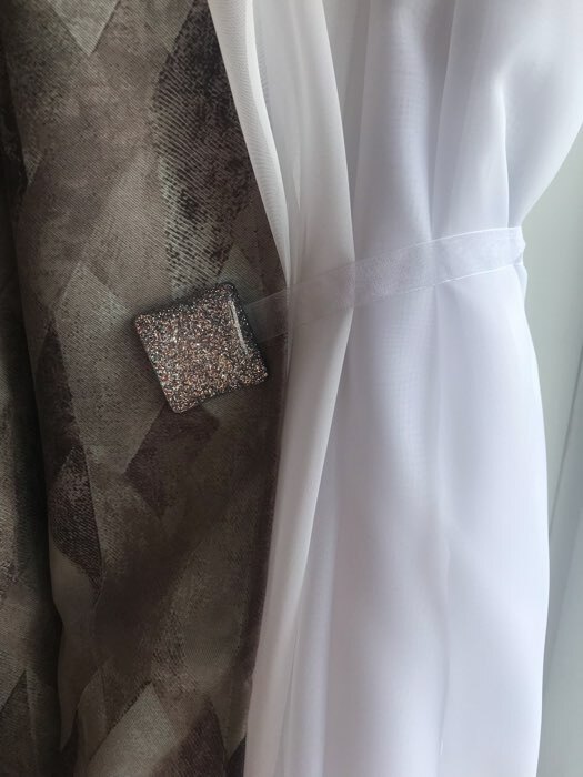 Фотография покупателя товара Подхват для штор «Квадрат с блёстками», 3,5 × 3,5 см, цвет серебряный - Фото 8