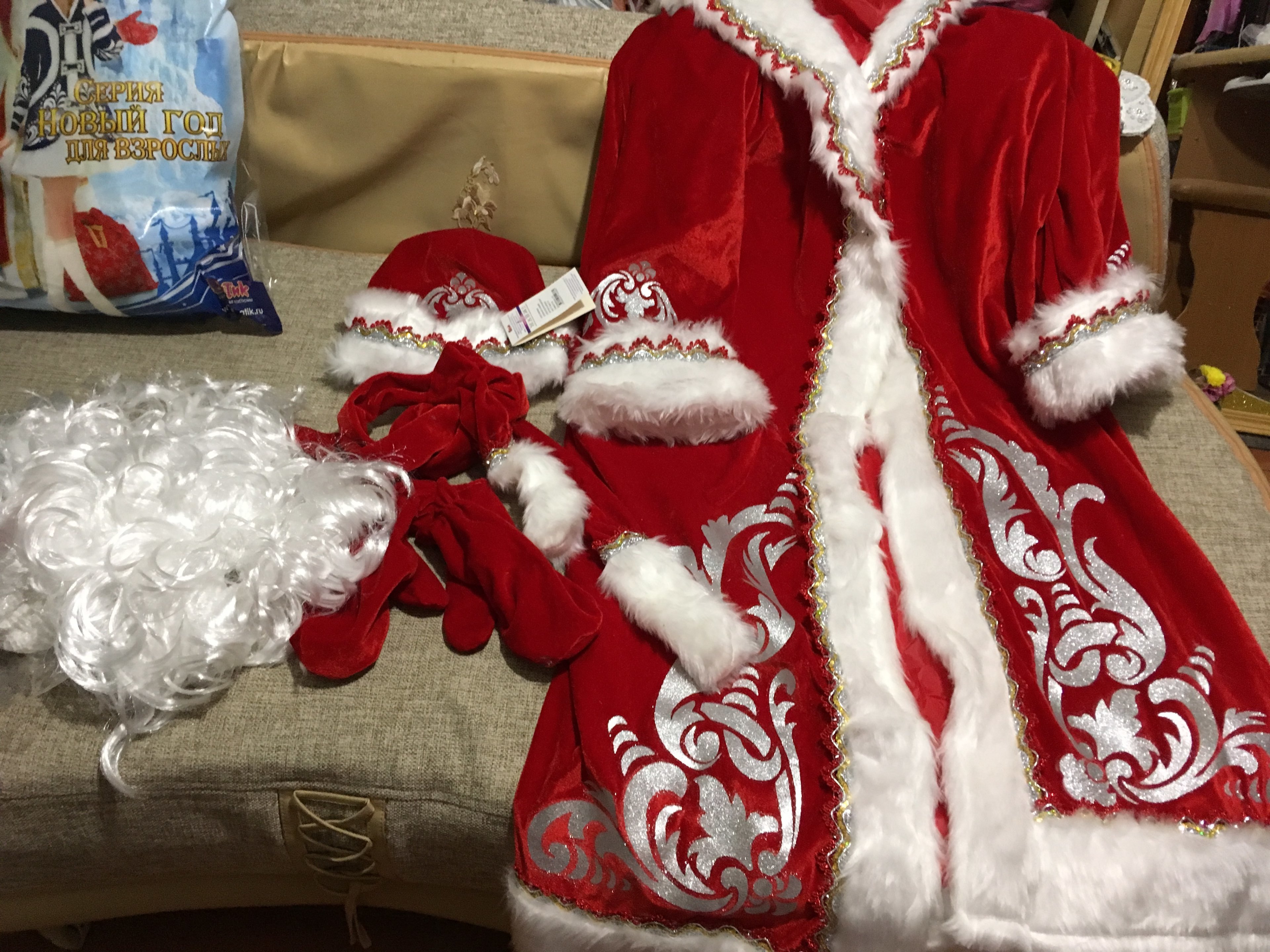 Фотография покупателя товара Карнавальный костюм «Дед Мороз», шуба с аппликацией, цвет красный, р. 54-56, рост 188 см - Фото 4