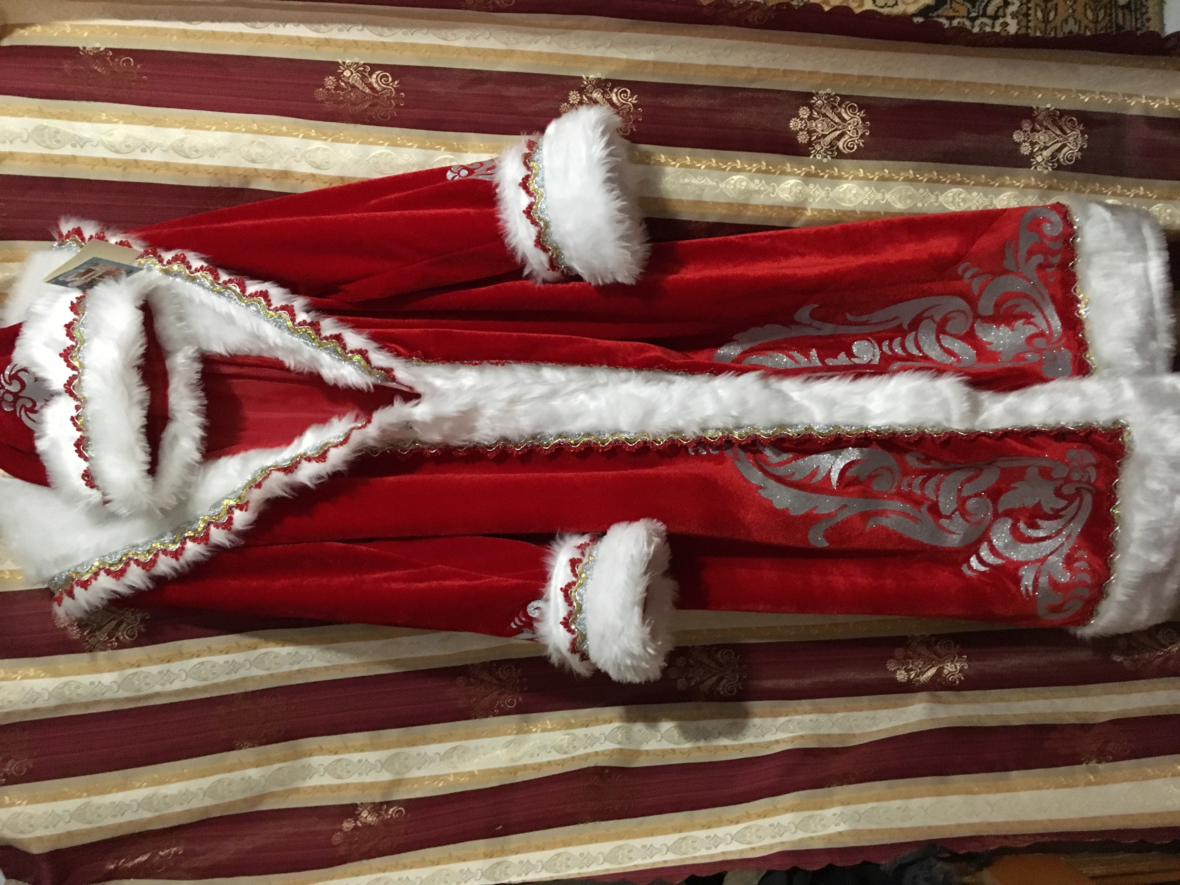 Фотография покупателя товара Карнавальный костюм «Дед Мороз», шуба с аппликацией, цвет красный, р. 54-56, рост 188 см