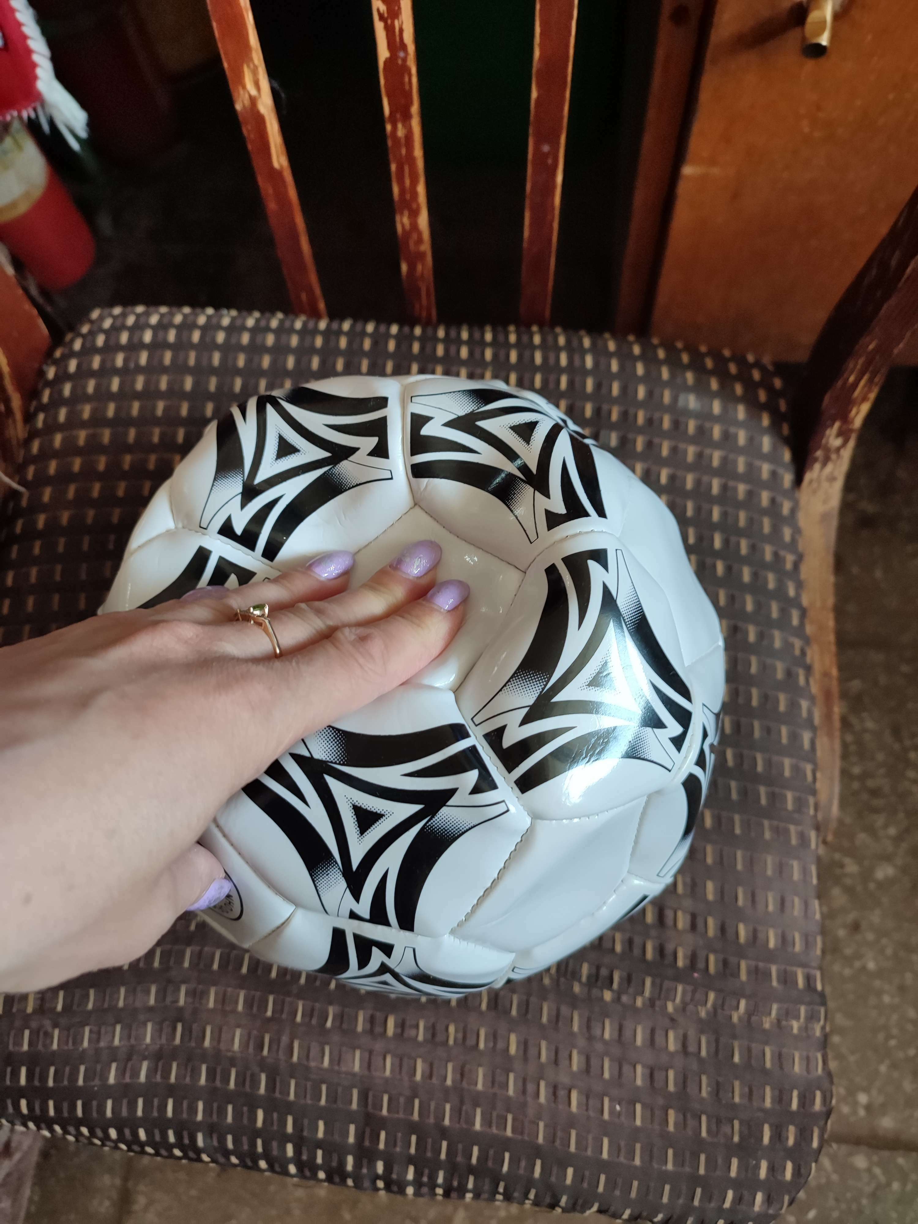 Фотография покупателя товара Мяч футбольный ONLYTOP, PVC, машинная сшивка, 32 панели, р. 5 - Фото 2