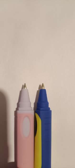 Фотография покупателя товара Ручки шариковые ErichKrause ErgoLine Grip Neon, SuperGlide, 2 штуки, узел 0.5 мм, синие чернила - Фото 2