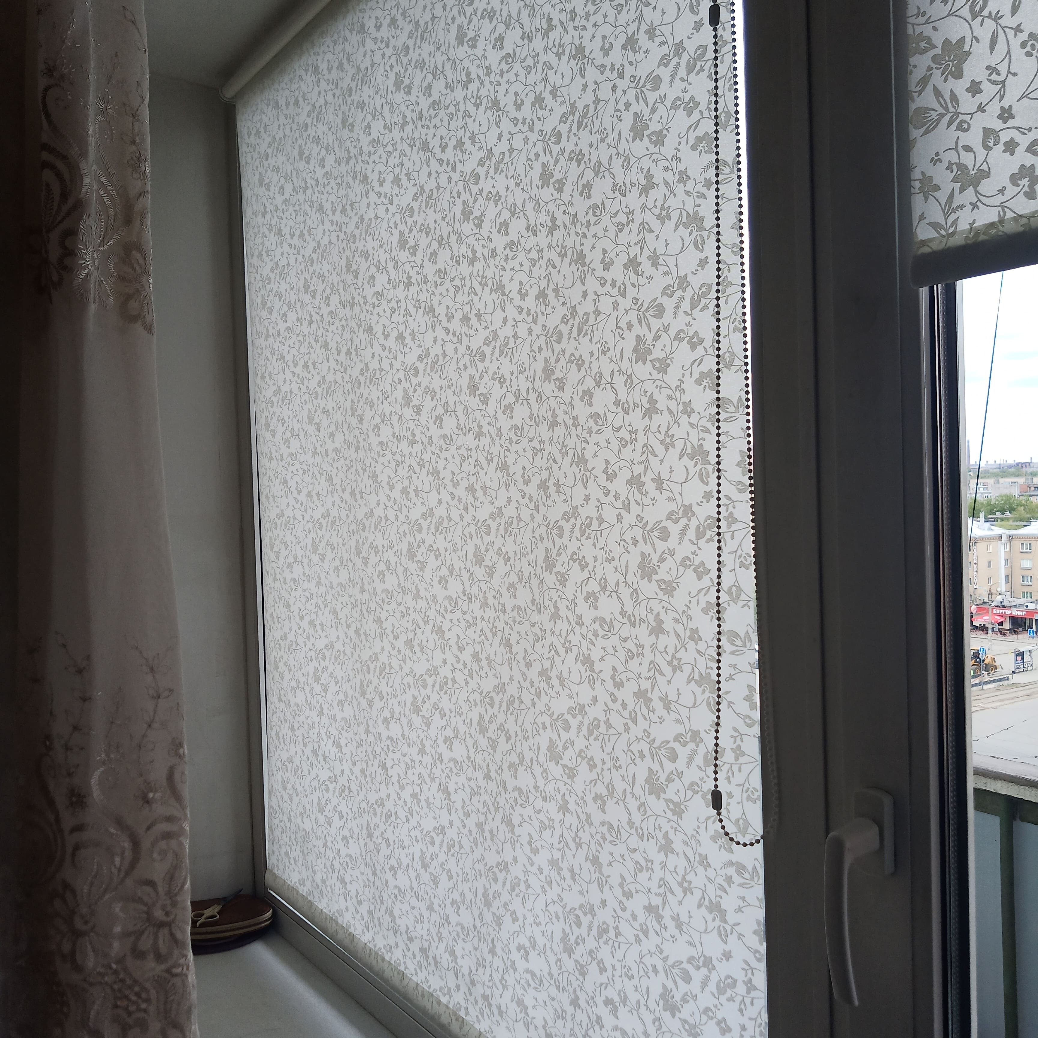 Фотография покупателя товара Рулонная штора «Лето», 50 х 175 см, цвет белый - Фото 2