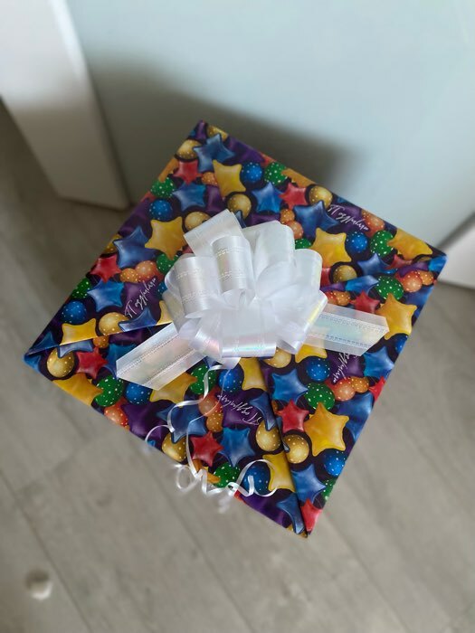 Фотография покупателя товара Бумага упаковочная глянцевая «Воздушные шары», 70 х 100 см - Фото 1
