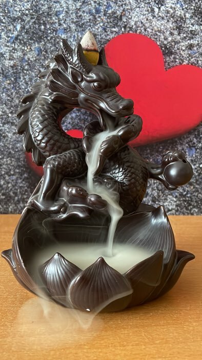 Фотография покупателя товара Подставка для благовоний TAKE IT EASY «Дракон с лотосом», набор благовоний конусы, стелющийся дым, 22×10×19 см - Фото 1