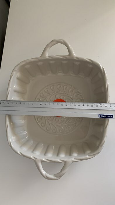 Фотография покупателя товара Форма для выпечки из жаропрочной керамики Доляна «Массимо», 33×25,5×7,5 см см, цвет бежевый