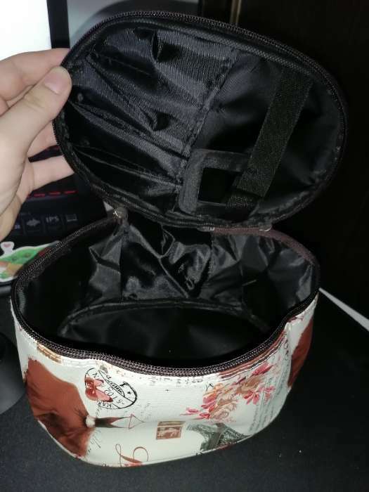 Фотография покупателя товара Косметичка на молнии, цвет белый/красный - Фото 3